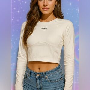 Baleaf Sports Top Cropped Women's Size Large Finger Holes Cream